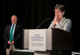 HCOM faculty Jean Rettos, DO, receives award at OOS