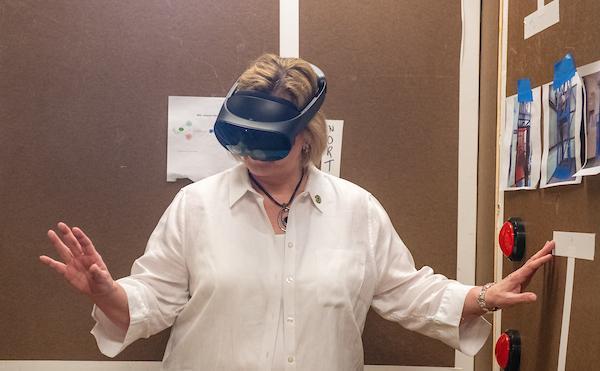 Mixed reality course at the GRID Lab allows students to experience the sense of touch and position inside a VR experience