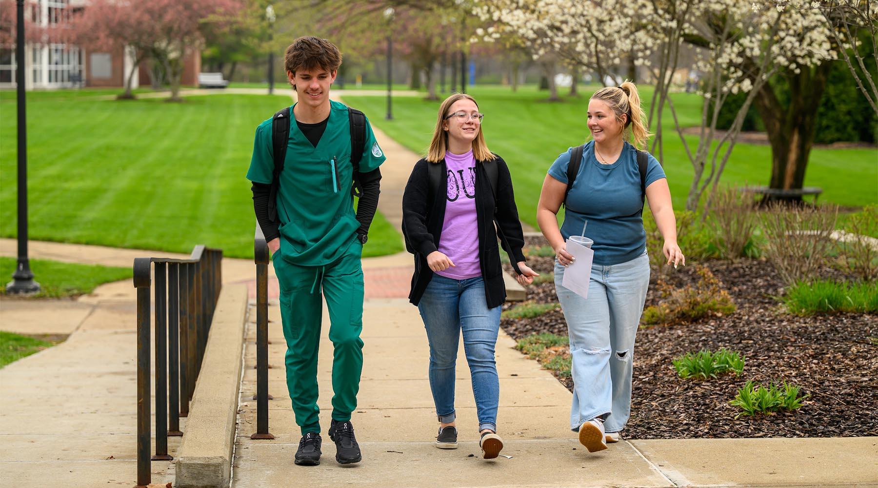 Students walking together on OU Zanesville campus.